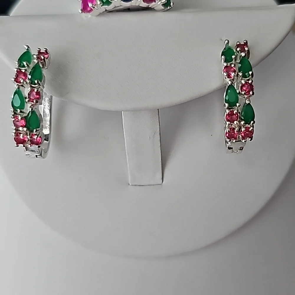 (NWT) Emerald Multi-Color Set - Picture 2 of 11